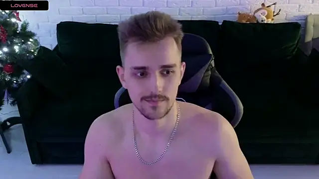 Larstar01 online show from 12-29-24, 04:48