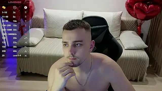 Larstar01 online show from 10-28-25, 10:23