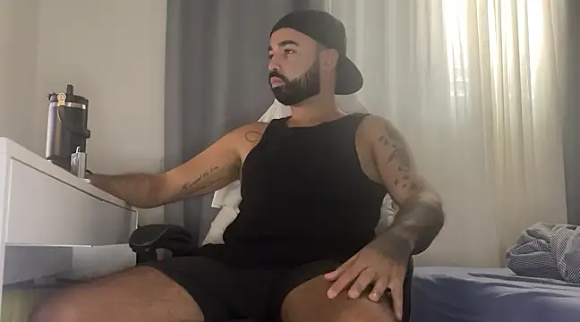 Snapshot of MiloCtc chatting on 02-20-25, 03:52 MiloCtc online show from 02-20-25, 03:52