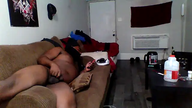 Snapshot of bigdick5157 chatting on 11-06-25, 11:22 bigdick5157 online show from 11-06-25, 11:22