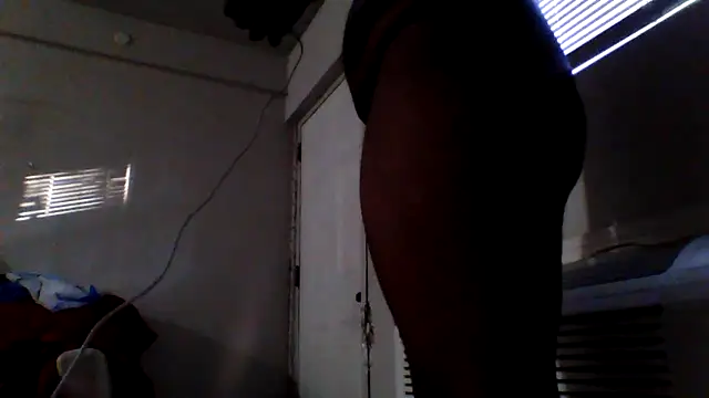 Snapshot of bigdick5157 chatting on 11-09-25, 10:19 bigdick5157 online show from 11-09-25, 10:19