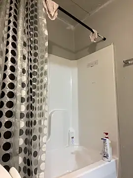 Snapshot of bigdick5157 chatting on 12-18-25, 12:38 bigdick5157 online show from 12-18-25, 12:38