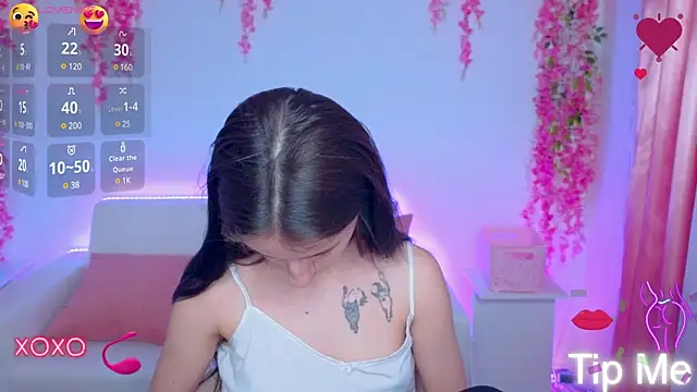 Snapshot of _Nika_Kik chatting on 02-02-25, 06:10 Nika Kik online show from 02-02-25, 06:10