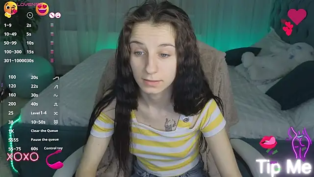 Snapshot of _Nika_Kik chatting on 02-17-25, 09:08 Nika Kik online show from 02-17-25, 09:08