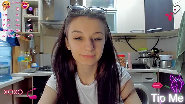 Snapshot of _Nika_Kik chatting on 03-17-25, 01:50 Nika Kik online show from 03-17-25, 01:50