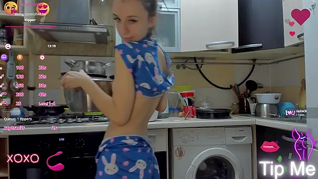 Snapshot of _Nika_Kik chatting on 03-17-25, 04:54 Nika Kik online show from 03-17-25, 04:54