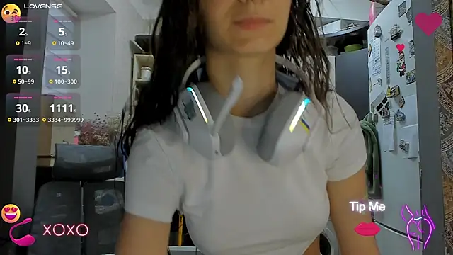 Snapshot of _Nika_Kik chatting on 09-24-25, 03:04 Nika Kik online show from 09-24-25, 03:04