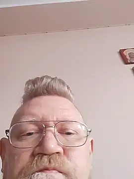 Pol1074 online show from 04-15-26, 09:16