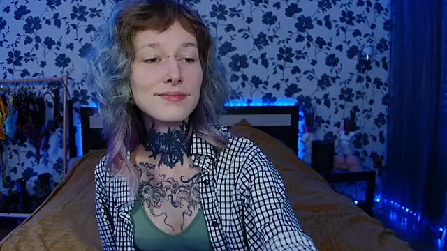 Snapshot of Littlespacemouse chatting on 10-07-25, 02:25 Littlespacemouse online show from 10-07-25, 02:25