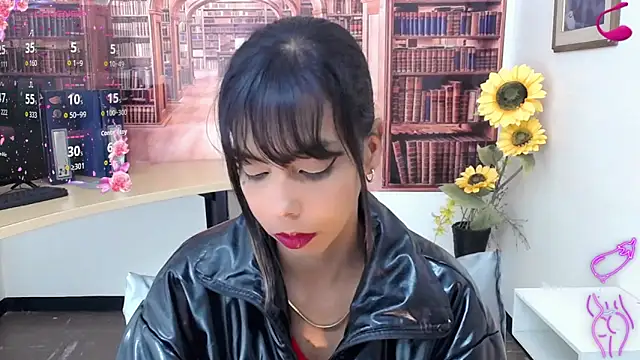 Snapshot of Catalella_Ar chatting on 10-28-25, 03:21 Catalella Ar online show from 10-28-25, 03:21