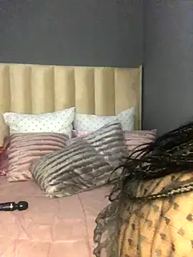 Nicole Liam  online show from 10-04-25, 09:35