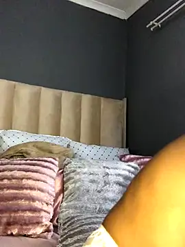 Nicole Liam  online show from 10-19-25, 01:34