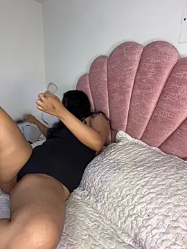 Snapshot of tati__22 chatting on 10-09-25, 05:00 tati 22 online show from 10-09-25, 05:00