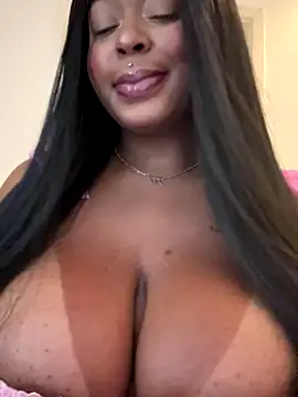 latinababyy online show from 10-31-25, 04:52