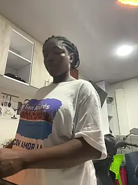 Snapshot of Alessiiaa_ chatting on 07-29-26, 12:25 Alessiiaa online show from 07-29-26, 12:25