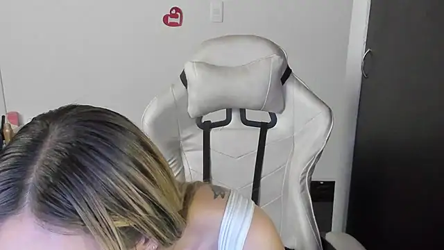 Andreina Suann online show from 01-28-25, 02:42