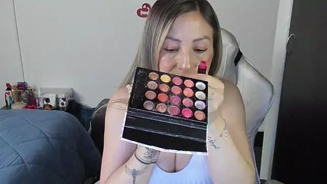 Andreina Suann online show from 03-08-25, 10:54