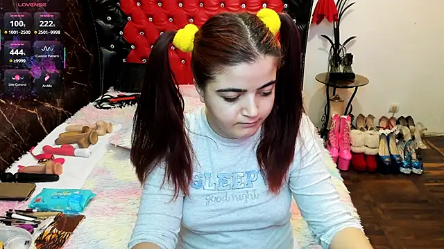 Anasunshine12 online show from 02-14-25, 09:03