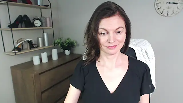 VivianWILD online show from 01-27-25, 05:04