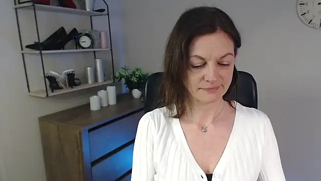 VivianWILD online show from 02-25-25, 07:20