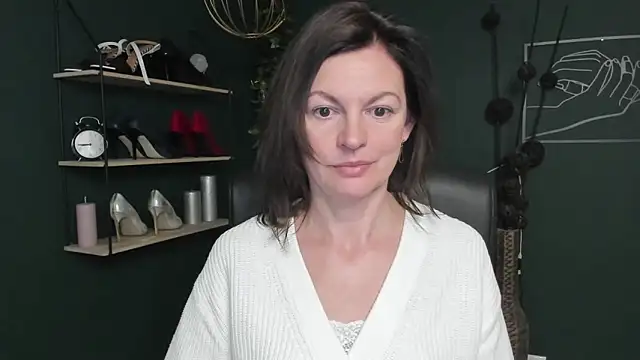 VivianWILD online show from 09-26-25, 05:55