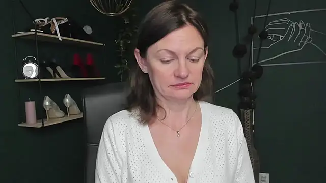 VivianWILD online show from 10-13-25, 06:24