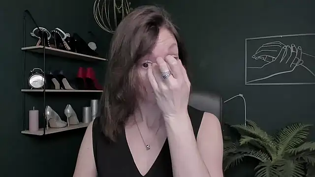 VivianWILD online show from 11-04-25, 06:56