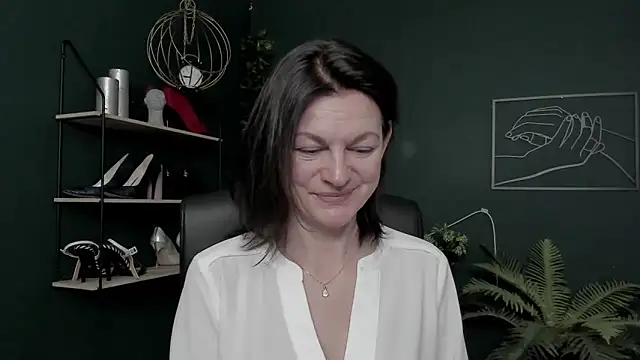 VivianWILD online show from 01-19-26, 06:50