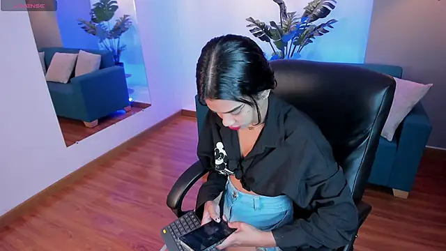 Snapshot of saracorraless chatting on 01-25-25, 12:47 saracorraless online show from 01-25-25, 12:47