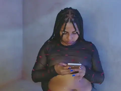 Snapshot of Giselabrunette25 chatting on 01-14-25, 04:29 Giselabrunette25 online show from 01-14-25, 04:29