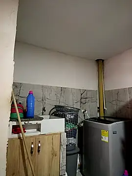 Snapshot of Giselabrunette25 chatting on 10-19-25, 05:46 Giselabrunette25 online show from 10-19-25, 05:46