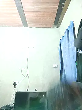 Snapshot of Giselabrunette25 chatting on 10-23-25, 05:40 Giselabrunette25 online show from 10-23-25, 05:40