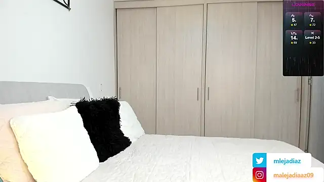 MalejaDiaz  online show from 01-28-25, 07:00