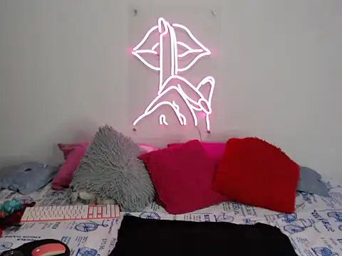 Rihana14 online show from 09-15-25, 09:15