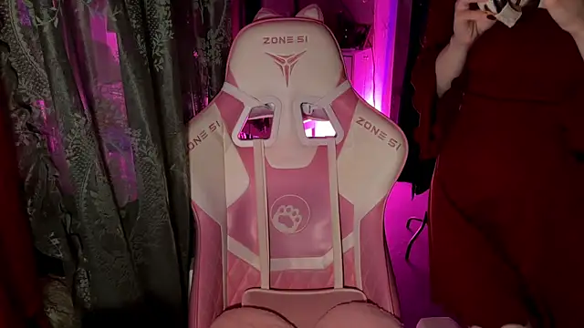 Snapshot of pearl_princess_ chatting on 10-23-25, 11:46 pearl princess online show from 10-23-25, 11:46