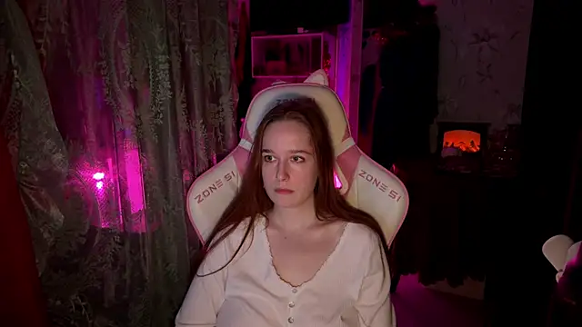 Snapshot of pearl_princess_ chatting on 12-15-25, 06:56 pearl princess online show from 12-15-25, 06:56