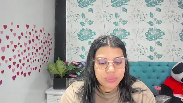 LindaBreeS online show from 02-06-25, 02:04