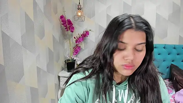 LindaBreeS online show from 09-11-25, 03:06