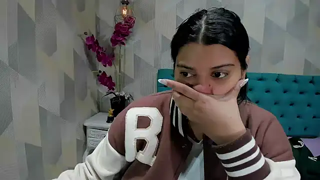 LindaBreeS online show from 10-04-25, 01:53