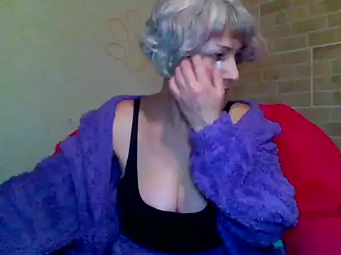 Snapshot of Lorie_Carrie chatting on 12-28-24, 03:26 Lorie Carrie online show from 12-28-24, 03:26
