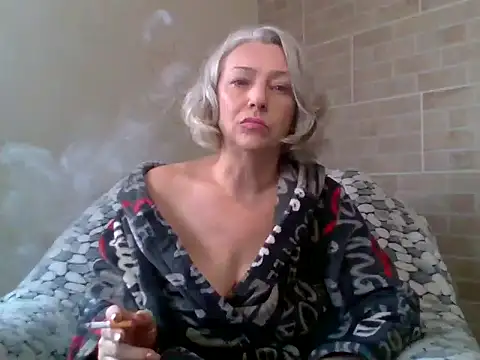 Lorie Carrie online show from 12-15-25, 10:41