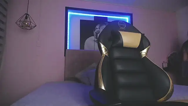 Andrea Ramos online show from 03-19-25, 02:37