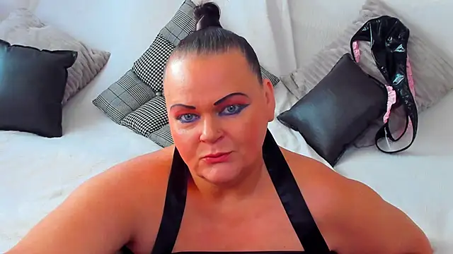 Snapshot of MilanaBiegert chatting on 10-08-25, 07:17 MilanaBiegert online show from 10-08-25, 07:17