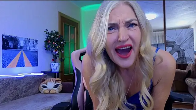 Snapshot of amelia_blondy chatting on 12-21-24, 04:36 amelia blondy online show from 12-21-24, 04:36