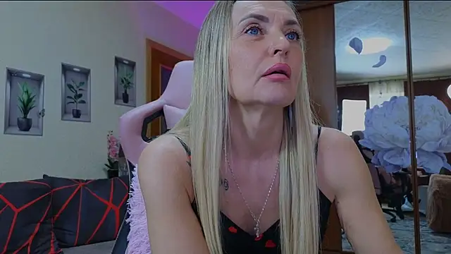 Snapshot of amelia_blondy chatting on 02-24-25, 09:53 amelia blondy online show from 02-24-25, 09:53