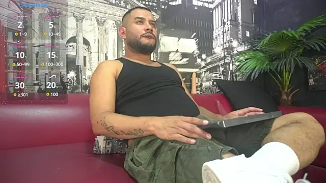 Snapshot of THIAGOXBIG chatting on 10-22-25, 08:41 THIAGOXBIG online show from 10-22-25, 08:41