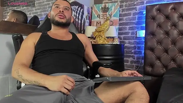 Snapshot of THIAGOXBIG chatting on 11-27-25, 04:36 THIAGOXBIG online show from 11-27-25, 04:36