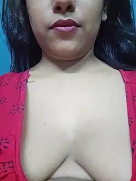 Snapshot of sexyindi_couple chatting on 06-03-26, 02:33 sexyindi couple online show from 06-03-26, 02:33