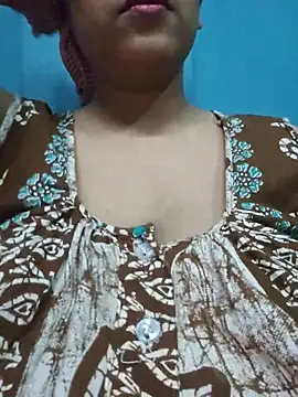 Snapshot of sexyindi_couple chatting on 06-10-26, 07:51 sexyindi couple online show from 06-10-26, 07:51