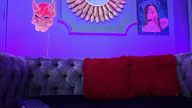 Julieta Russell online show from 02-05-25, 01:00